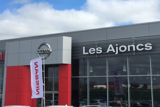 NISSAN MOUILLERON LE CAPTIF